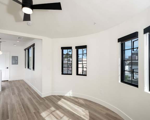 Photo Gallery Image