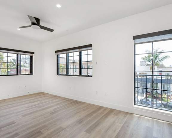Photo Gallery Image