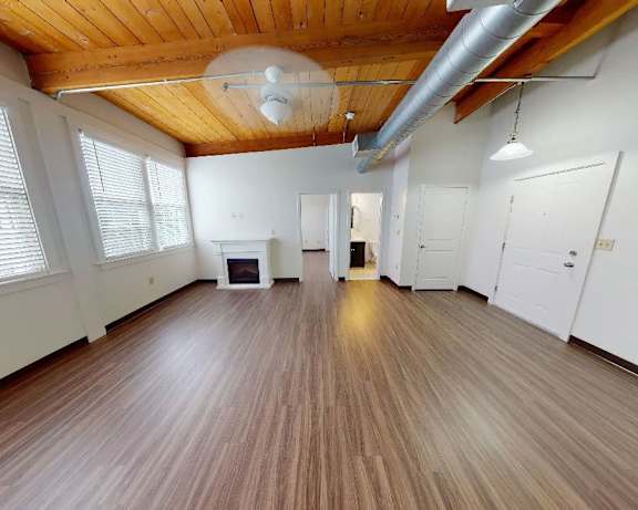 Photo Gallery Image