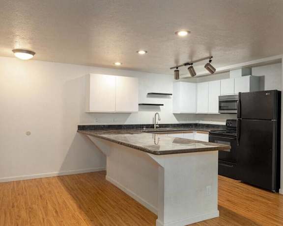 Photo Gallery Image