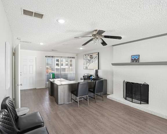 Photo Gallery Image