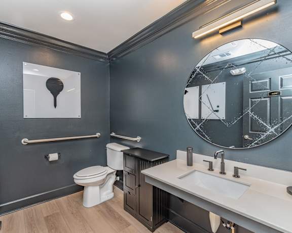 Photo Gallery Image