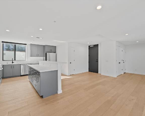 Photo Gallery Image
