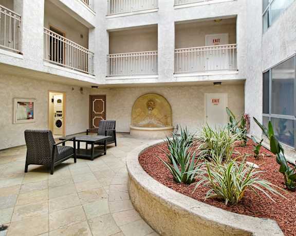 Photo Gallery Image