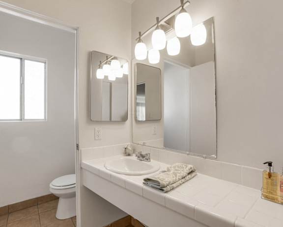 Photo Gallery Image