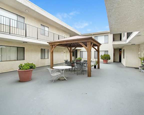 Photo Gallery Image