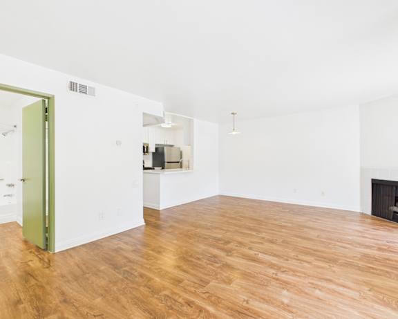 Photo Gallery Image