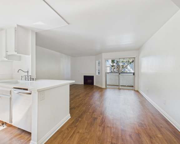 Photo Gallery Image