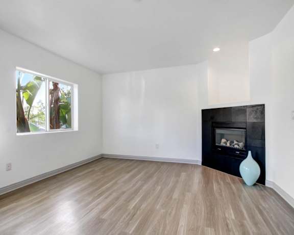 Photo Gallery Image