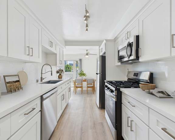 Photo Gallery Image