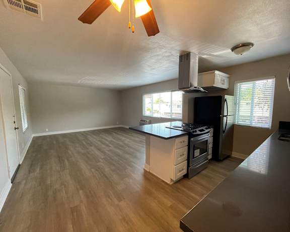 Photo Gallery Image