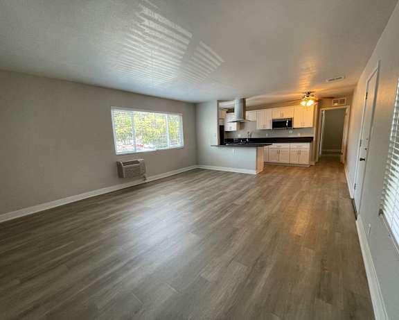 Photo Gallery Image
