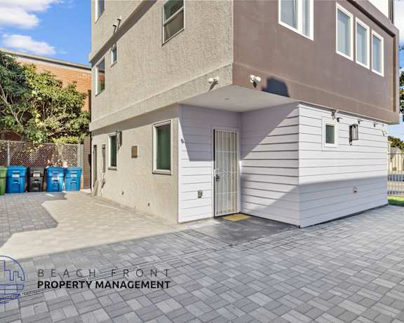Photo Gallery Image