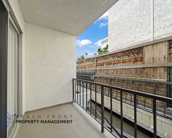 Photo Gallery Image