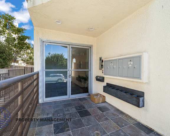 Photo Gallery Image