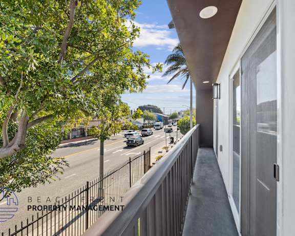 Photo Gallery Image