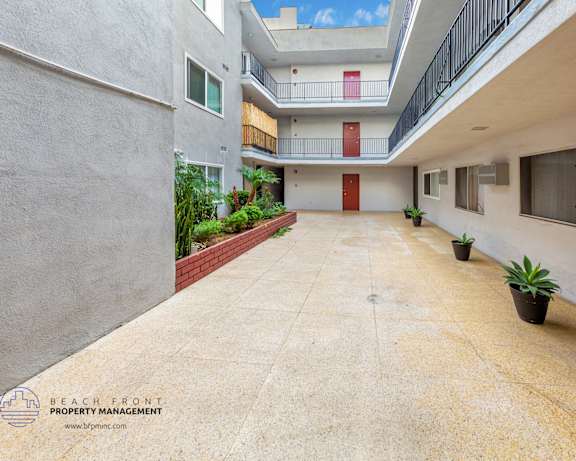 Photo Gallery Image