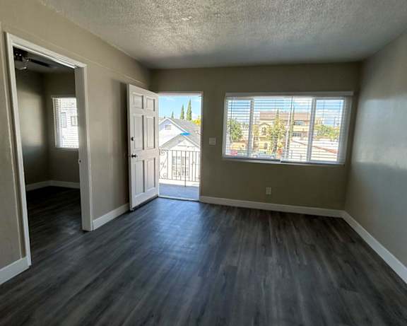 Photo Gallery Image