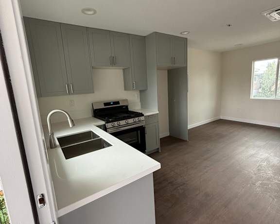 Photo Gallery Image
