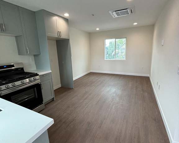 Photo Gallery Image