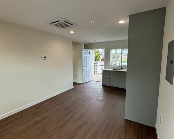 Photo Gallery Image