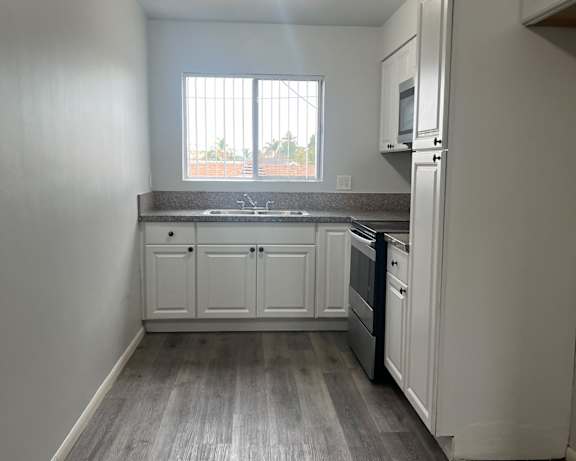 Photo Gallery Image