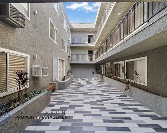 Photo Gallery Image