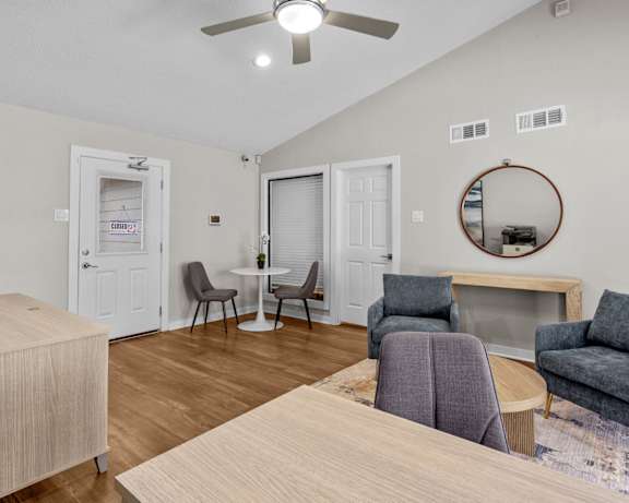 Photo Gallery Image