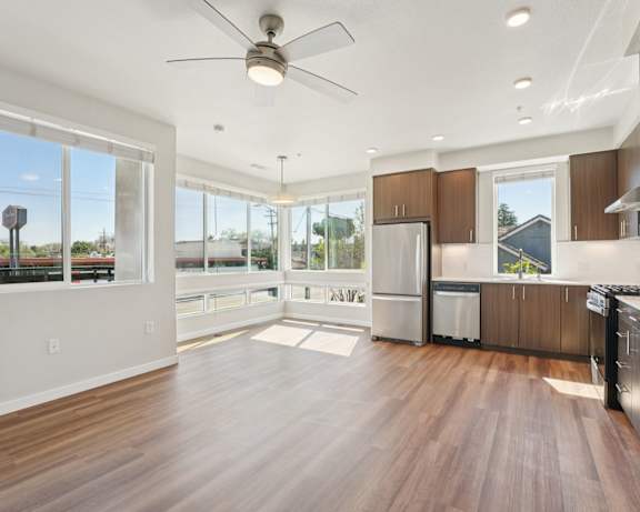 Photo Gallery Image