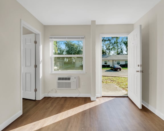 Photo Gallery Image