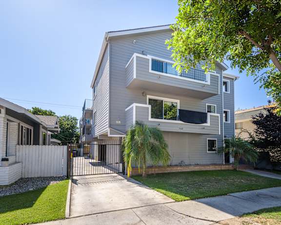 Photo Gallery Image