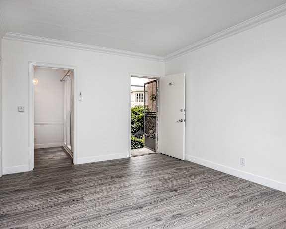 Photo Gallery Image