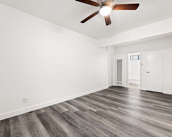 Photo Gallery Image