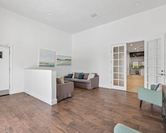 Photo Gallery Image