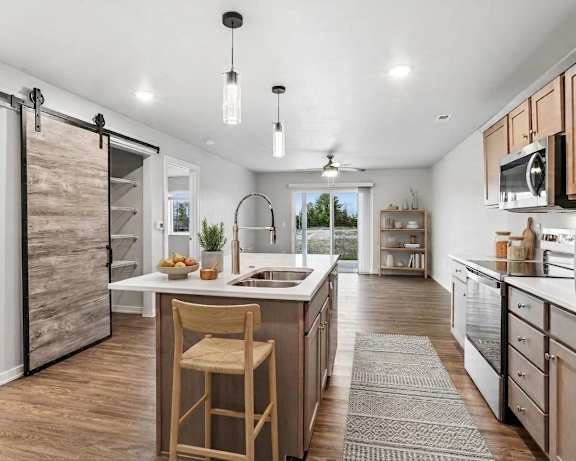 Photo Gallery Image