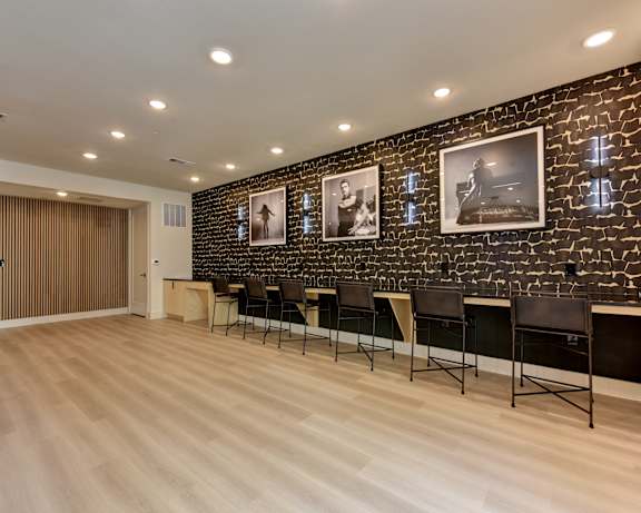 Photo Gallery Image
