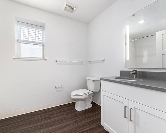 Photo Gallery Image
