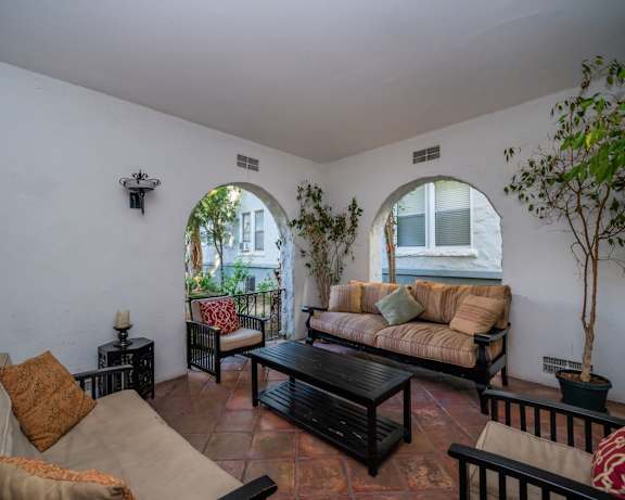 Photo Gallery Image
