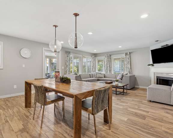 Photo Gallery Image