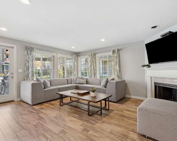 Photo Gallery Image