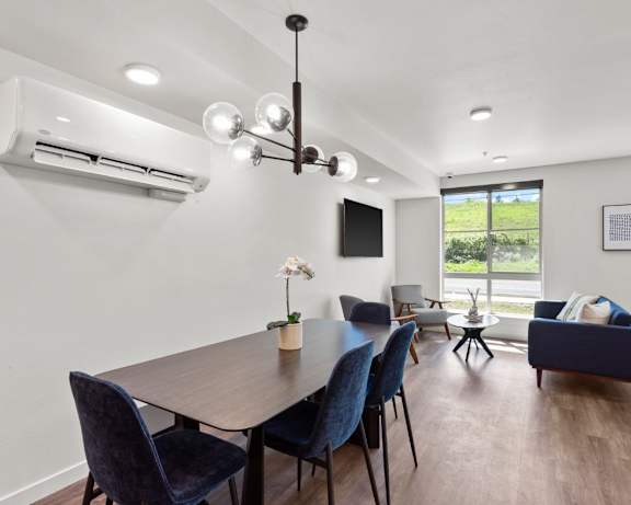 Photo Gallery Image