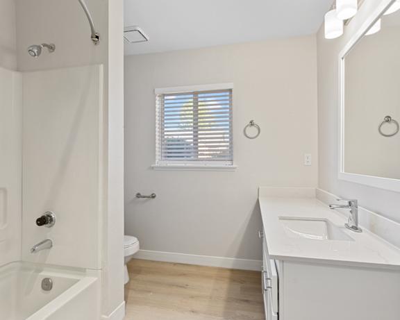 Photo Gallery Image