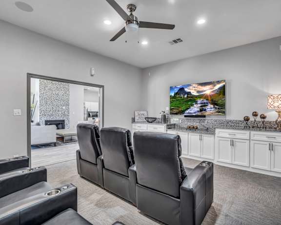 Photo Gallery Image