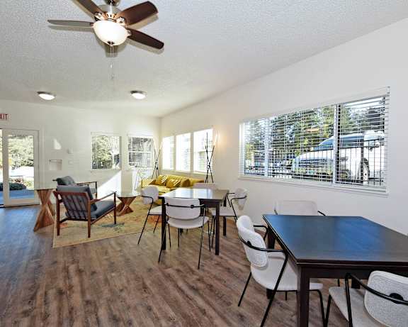 Photo Gallery Image