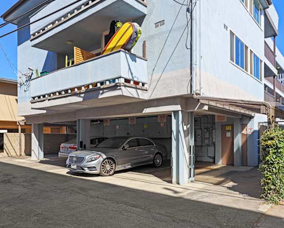 Photo Gallery Image