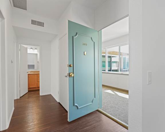 Photo Gallery Image
