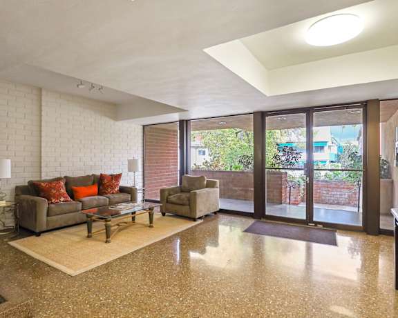 Photo Gallery Image