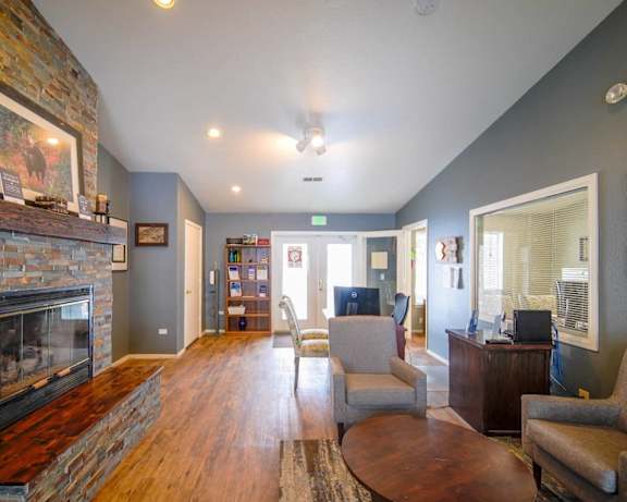 Photo Gallery Image