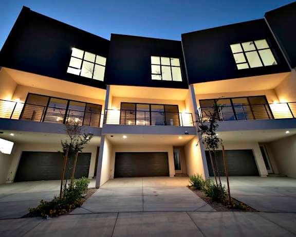 Photo Gallery Image