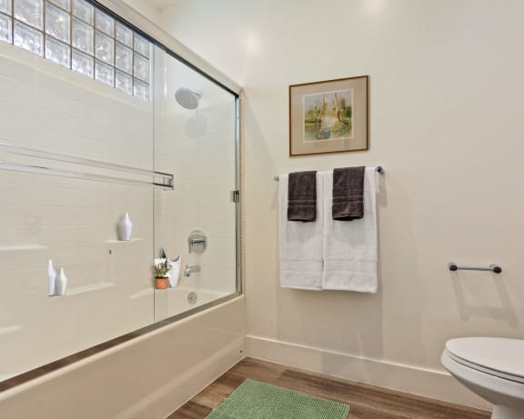 Photo Gallery Image